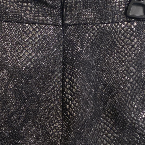 Express metallic snakeskin print black skort. - Picture 7 of 9
